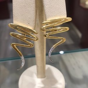 Authentic 18kt Tiffany&Co Diamond Picasso Earring